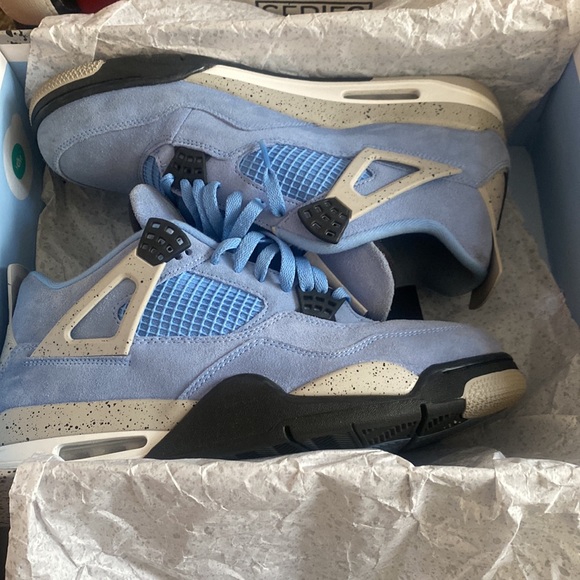 Jordan 4 University blue size 11.5 men - Picture 3 of 5